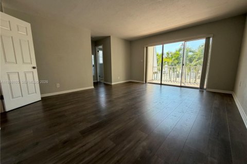 Condo in Davie, Florida, 3 bedrooms  № 2050296 - photo 28