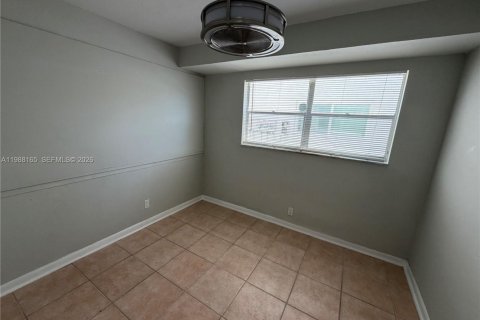 Condo in Davie, Florida, 3 bedrooms  № 2050296 - photo 14