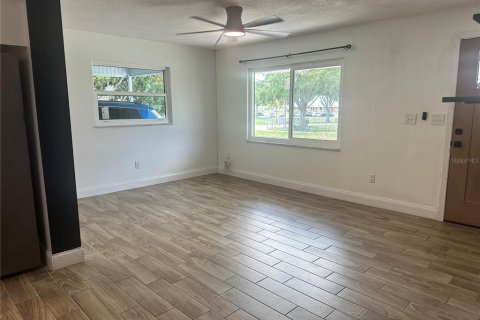 House in Deltona, Florida 3 bedrooms, 102.56 sq.m. № 1878201 - photo 29