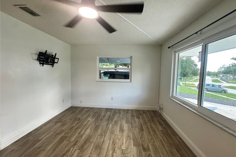 House in Deltona, Florida 3 bedrooms, 102.56 sq.m. № 1878201 - photo 23