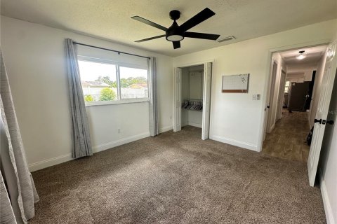 House in Deltona, Florida 3 bedrooms, 102.56 sq.m. № 1878201 - photo 6