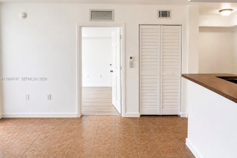 Condo in Homestead, Florida, 1 bedroom  № 2269647 - photo 5