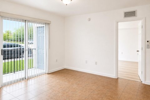 Condo in Homestead, Florida, 1 bedroom  № 2269647 - photo 4