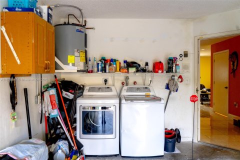 Купить таунхаус в Майами, Флорида 4 спальни, 157.93м2, № 1977287 - фото 16