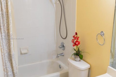 Купить таунхаус в Майами, Флорида 4 спальни, 157.93м2, № 1977287 - фото 7