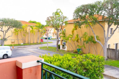 Купить таунхаус в Майами, Флорида 4 спальни, 157.93м2, № 1977287 - фото 2