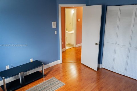 Купить таунхаус в Майами, Флорида 4 спальни, 157.93м2, № 1977287 - фото 8