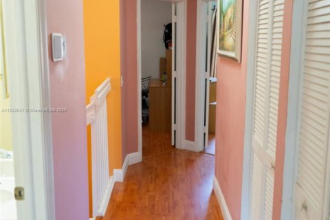 Купить таунхаус в Майами, Флорида 4 спальни, 157.93м2, № 1977287 - фото 5