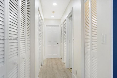 Купить виллу или дом в Плантация, Флорида 3 спальни, 179.21м2, № 1924904 - фото 23