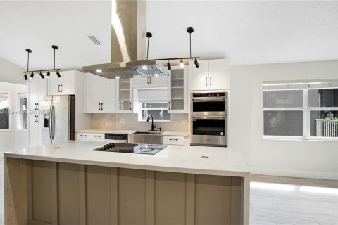 Купить виллу или дом в Плантация, Флорида 3 спальни, 179.21м2, № 1924904 - фото 15