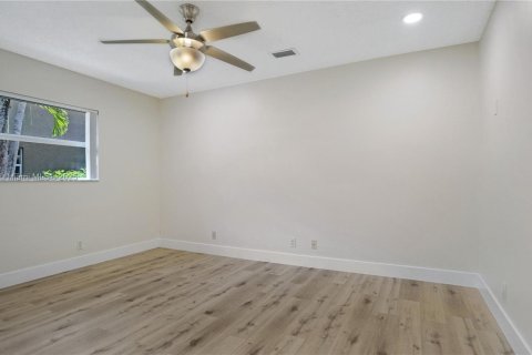 Купить виллу или дом в Плантация, Флорида 3 спальни, 179.21м2, № 1924904 - фото 25