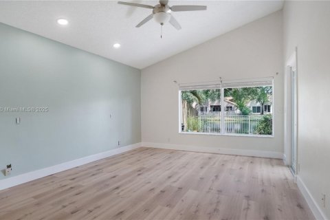 Купить виллу или дом в Плантация, Флорида 3 спальни, 179.21м2, № 1924904 - фото 28