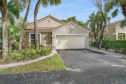 Купить виллу или дом в Плантация, Флорида 3 спальни, 179.21м2, № 1924904 - фото 1