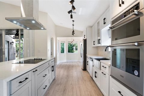 Купить виллу или дом в Плантация, Флорида 3 спальни, 179.21м2, № 1924904 - фото 13