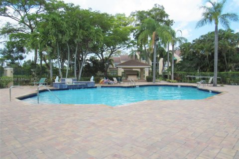 Condo in West Palm Beach, Florida, 2 bedrooms  № 1857236 - photo 17
