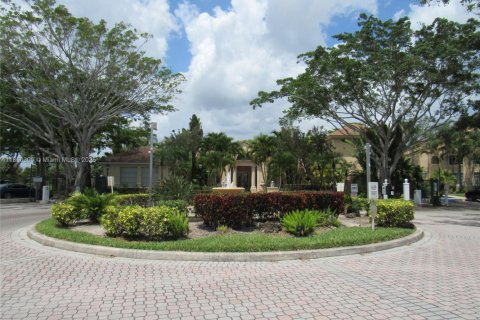 Condo in West Palm Beach, Florida, 2 bedrooms  № 1857236 - photo 15