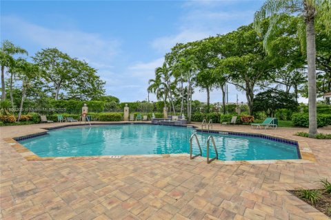Condo in West Palm Beach, Florida, 2 bedrooms  № 1857236 - photo 23