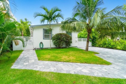 Villa ou maison à louer à West Palm Beach, Floride: 3 chambres, 133.78 m2 № 2147306 - photo 3