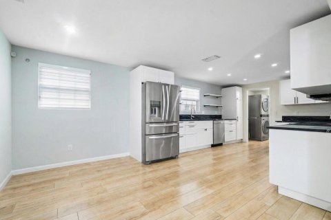 Villa ou maison à louer à West Palm Beach, Floride: 3 chambres, 133.78 m2 № 2147306 - photo 9