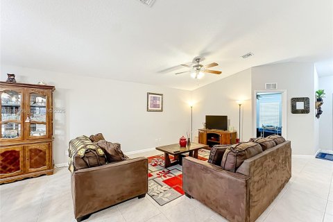 Villa ou maison à vendre à Port St. Lucie, Floride: 4 chambres, 170.29 m2 № 2057306 - photo 5