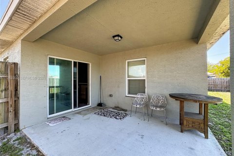 Villa ou maison à vendre à Port St. Lucie, Floride: 4 chambres, 170.29 m2 № 2057306 - photo 22