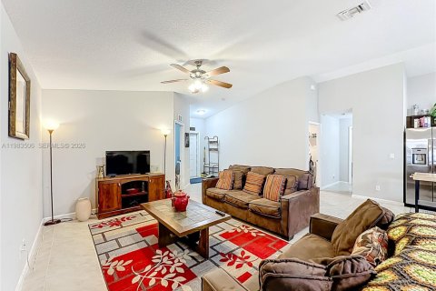 Villa ou maison à vendre à Port St. Lucie, Floride: 4 chambres, 170.29 m2 № 2057306 - photo 4