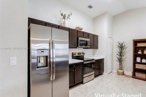 Villa ou maison à vendre à Port St. Lucie, Floride: 4 chambres, 170.29 m2 № 2057306 - photo 10