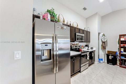 Villa ou maison à vendre à Port St. Lucie, Floride: 4 chambres, 170.29 m2 № 2057306 - photo 9