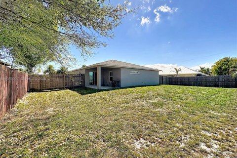 Villa ou maison à vendre à Port St. Lucie, Floride: 4 chambres, 170.29 m2 № 2057306 - photo 25