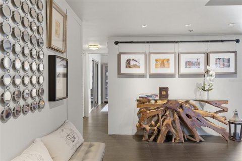 Condo in Saint Petersburg, Florida, 2 bedrooms  № 2393660 - photo 6