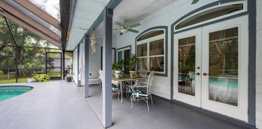 House in Fort Pierce, Florida 5 bedrooms, 214.42 sq.m. № 1033930