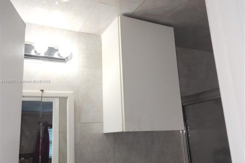 House in Dania Beach, Florida 3 bedrooms, 134.8 sq.m. № 1984758 - photo 20