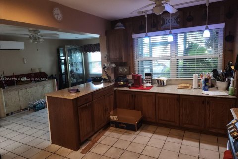 House in Dania Beach, Florida 3 bedrooms, 134.8 sq.m. № 1984758 - photo 8