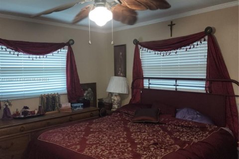 House in Dania Beach, Florida 3 bedrooms, 134.8 sq.m. № 1984758 - photo 17