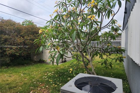 House in Dania Beach, Florida 3 bedrooms, 134.8 sq.m. № 1984758 - photo 26