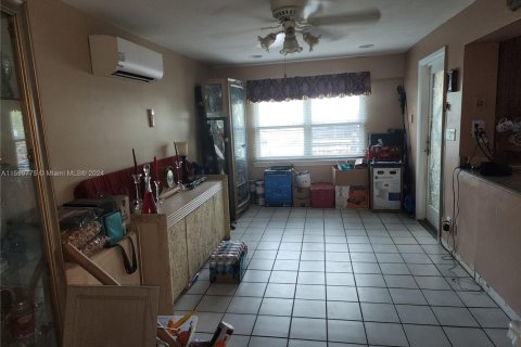 House in Dania Beach, Florida 3 bedrooms, 134.8 sq.m. № 1984758 - photo 3