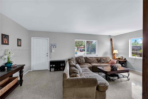 Villa ou maison à vendre à El Portal, Floride: 5 chambres, 224.82 m2 № 2021905 - photo 25