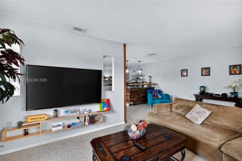 Villa ou maison à vendre à El Portal, Floride: 5 chambres, 224.82 m2 № 2021905 - photo 27