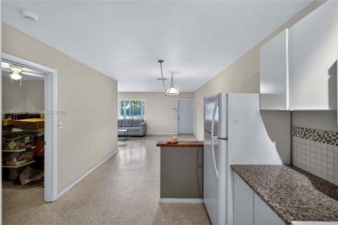 Villa ou maison à vendre à El Portal, Floride: 5 chambres, 224.82 m2 № 2021905 - photo 19