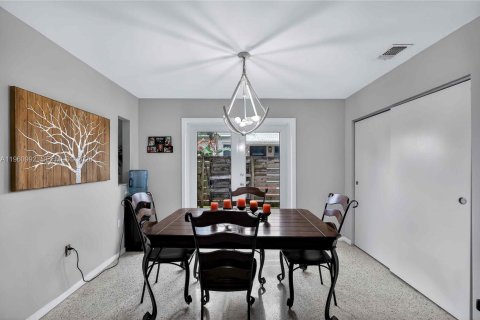 Villa ou maison à vendre à El Portal, Floride: 5 chambres, 224.82 m2 № 2021905 - photo 30