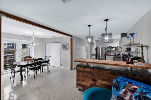 Villa ou maison à vendre à El Portal, Floride: 5 chambres, 224.82 m2 № 2021905 - photo 29