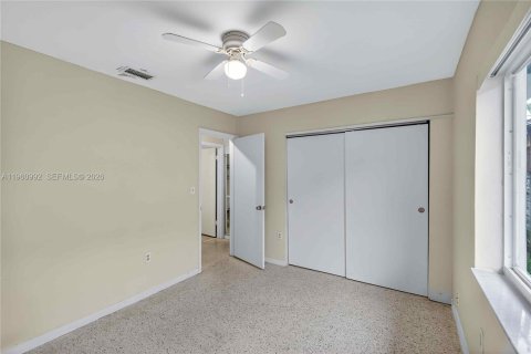 Villa ou maison à vendre à El Portal, Floride: 5 chambres, 224.82 m2 № 2021905 - photo 22