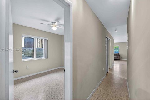 Villa ou maison à vendre à El Portal, Floride: 5 chambres, 224.82 m2 № 2021905 - photo 24