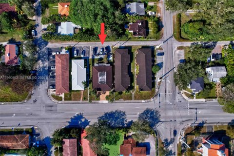 Villa ou maison à vendre à El Portal, Floride: 5 chambres, 224.82 m2 № 2021905 - photo 2