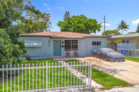 House in Hollywood, Florida 3 bedrooms, 107.77 sq.m. № 1836282 - photo 4