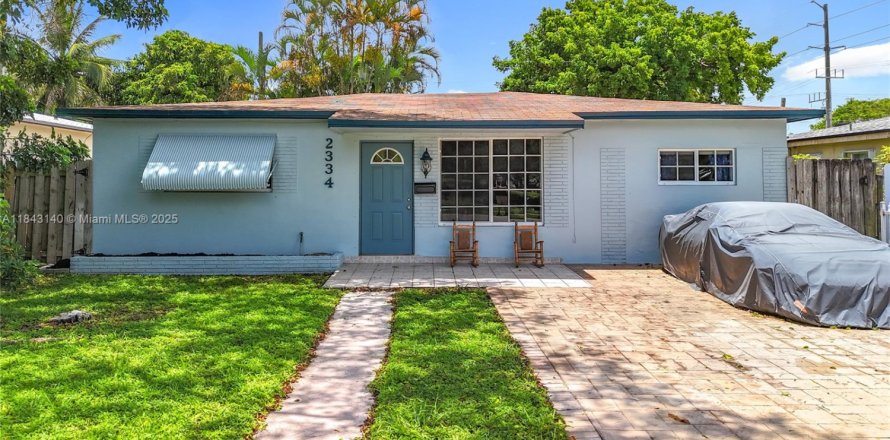 House in Hollywood, Florida 3 bedrooms, 107.77 sq.m. № 1836282