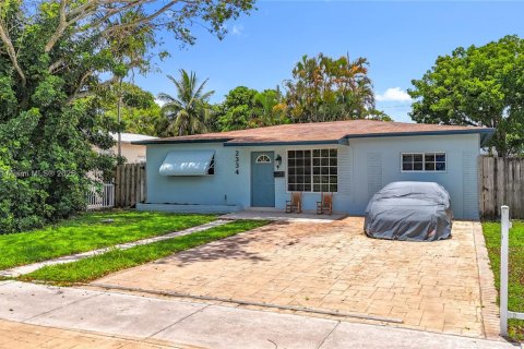 House in Hollywood, Florida 3 bedrooms, 107.77 sq.m. № 1836282 - photo 3