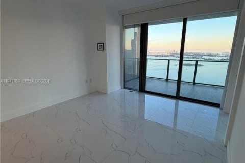 Condominio en alquiler en Miami, Florida, 2 dormitorios, 99.13 m2 № 2003882 - foto 17