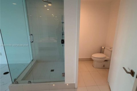Condominio en alquiler en Miami, Florida, 2 dormitorios, 99.13 m2 № 2003882 - foto 13