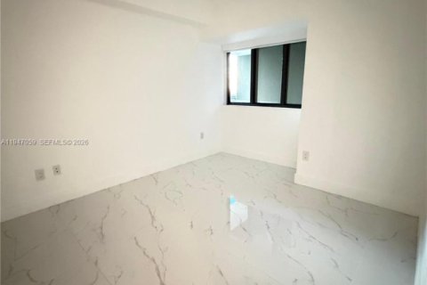 Condominio en alquiler en Miami, Florida, 2 dormitorios, 99.13 m2 № 2003882 - foto 20